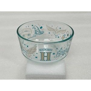 Pyrex Harry Potter ™ Decorated Glass Food Storage 4 Cup - Plastic Lid Hogwarts